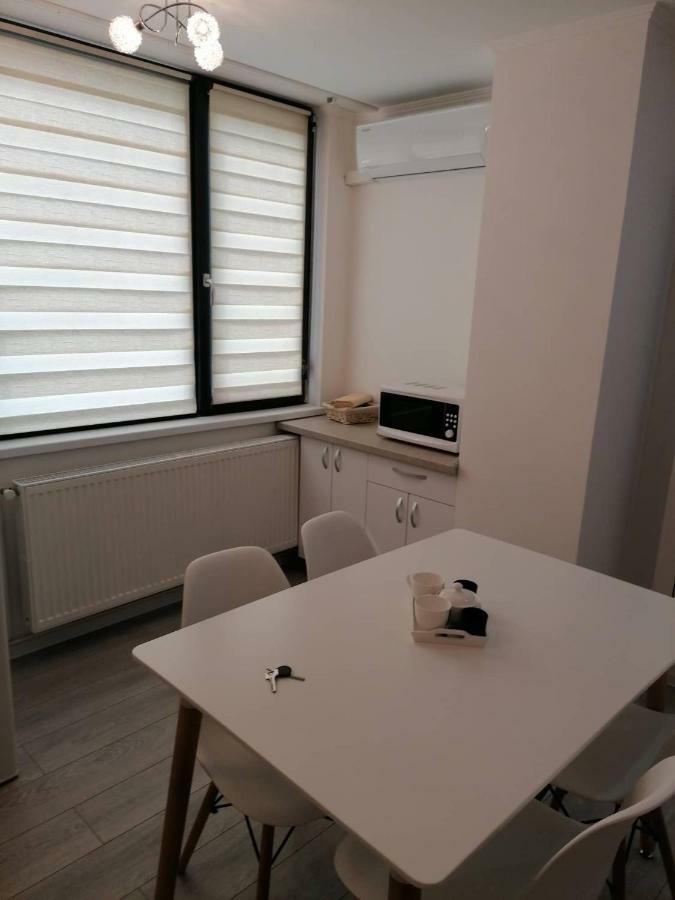 White Studio Apartment Cluj-Napoca Luaran gambar